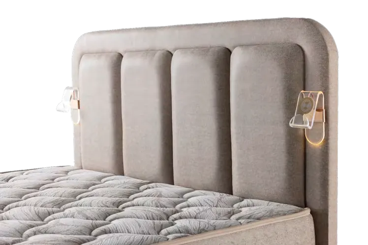 Petra — Headboard detail